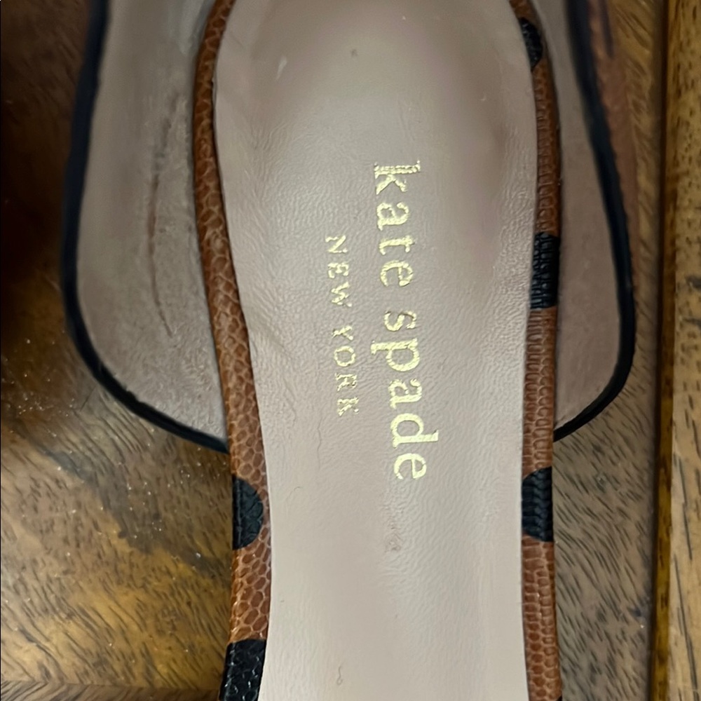 😍Kate Spade Black and Tan Polka Dot Flats SZ 6, will better fit 6.5 🥹 REPOSH😩 - Picture 3 of 6